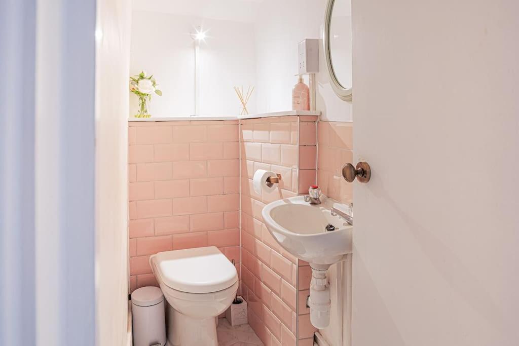 Light And Central Apartment Above Knead Bakery Tetbury Luaran gambar