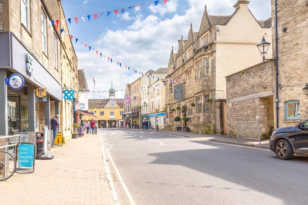 Light And Central Apartment Above Knead Bakery Tetbury Luaran gambar